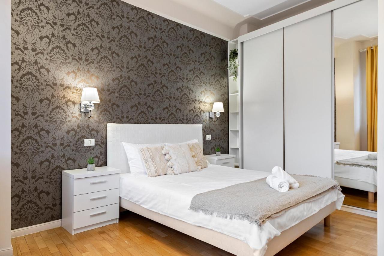 City Heart Retreat Elegant Apartment บูคาเรสต์ ภายนอก รูปภาพ