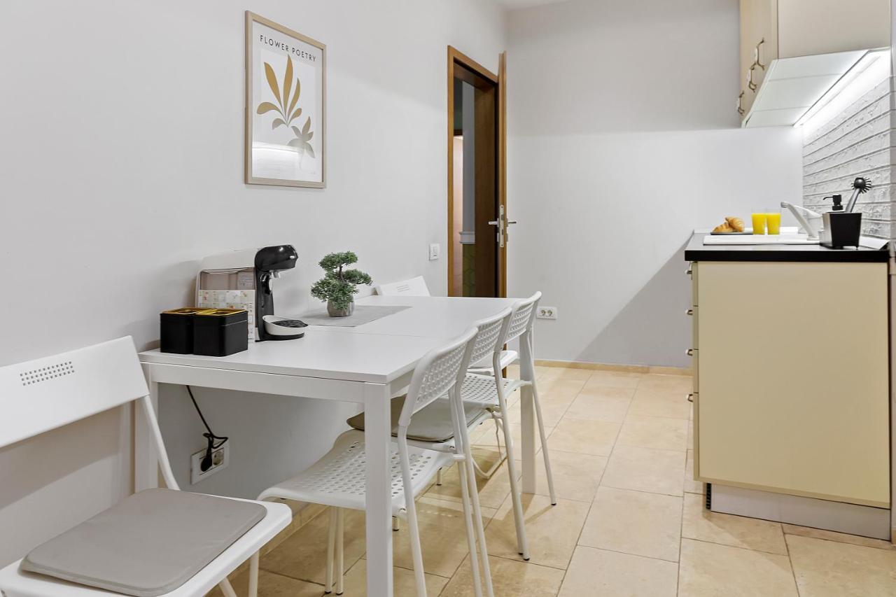 City Heart Retreat Elegant Apartment บูคาเรสต์ ภายนอก รูปภาพ