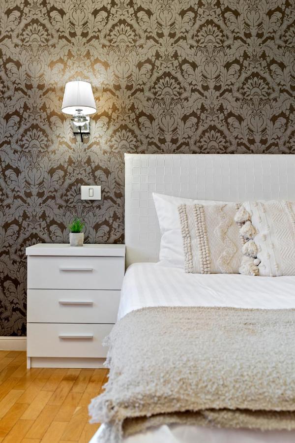 City Heart Retreat Elegant Apartment บูคาเรสต์ ภายนอก รูปภาพ
