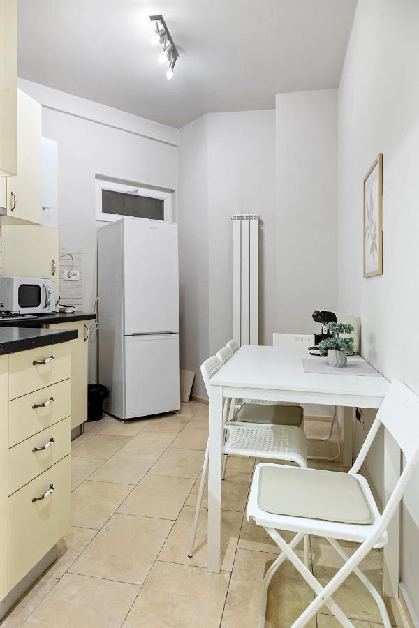 City Heart Retreat Elegant Apartment บูคาเรสต์ ภายนอก รูปภาพ